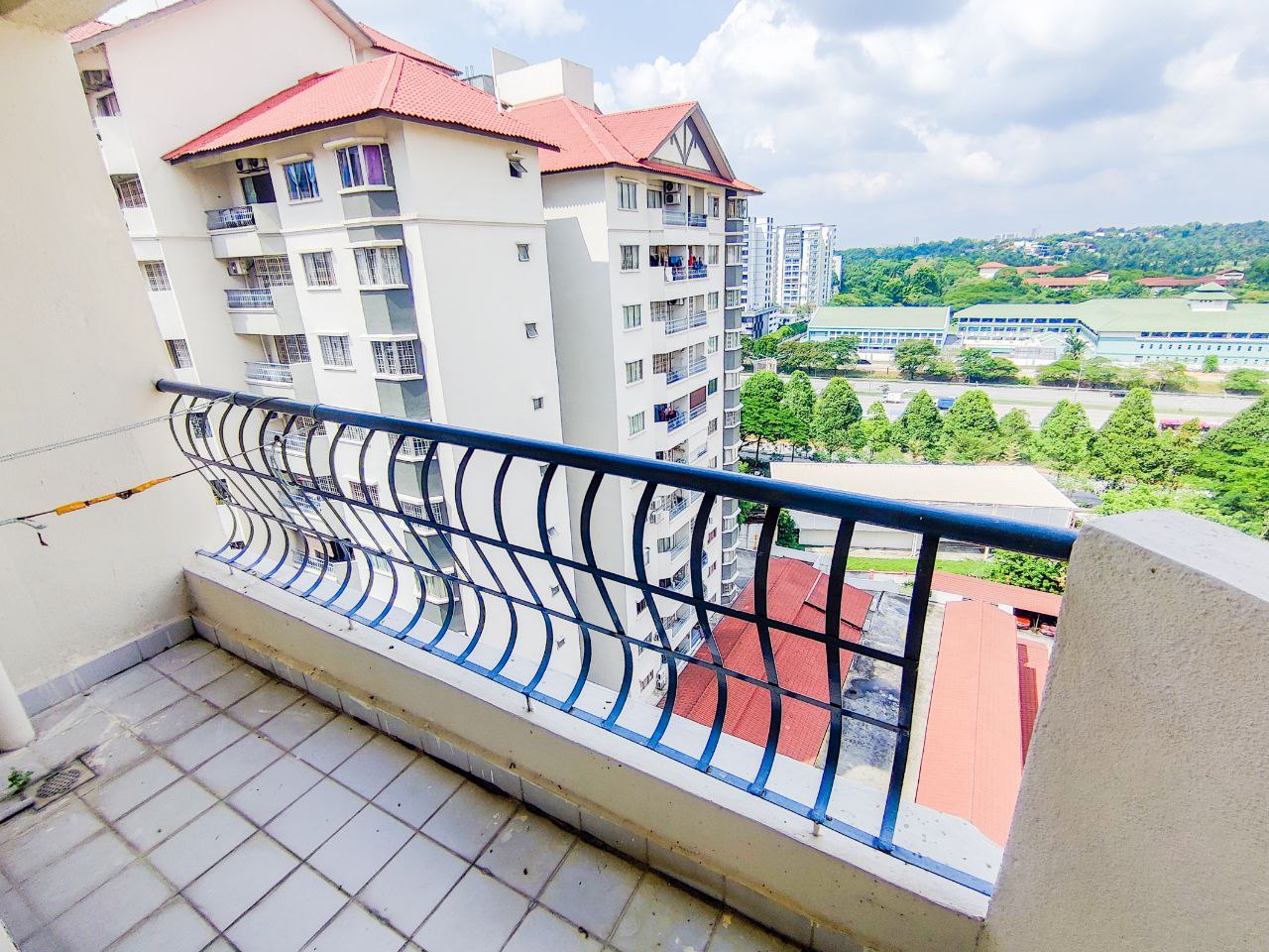 NEAR LRT Puncak Seri Kelana Condo Ara Damansara - photo 7