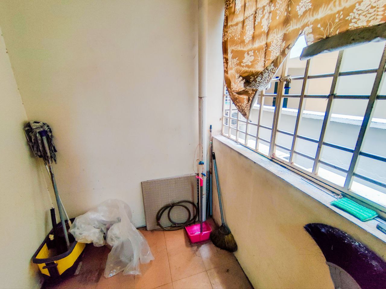 NEAR LRT Puncak Seri Kelana Condo Ara Damansara - photo 10