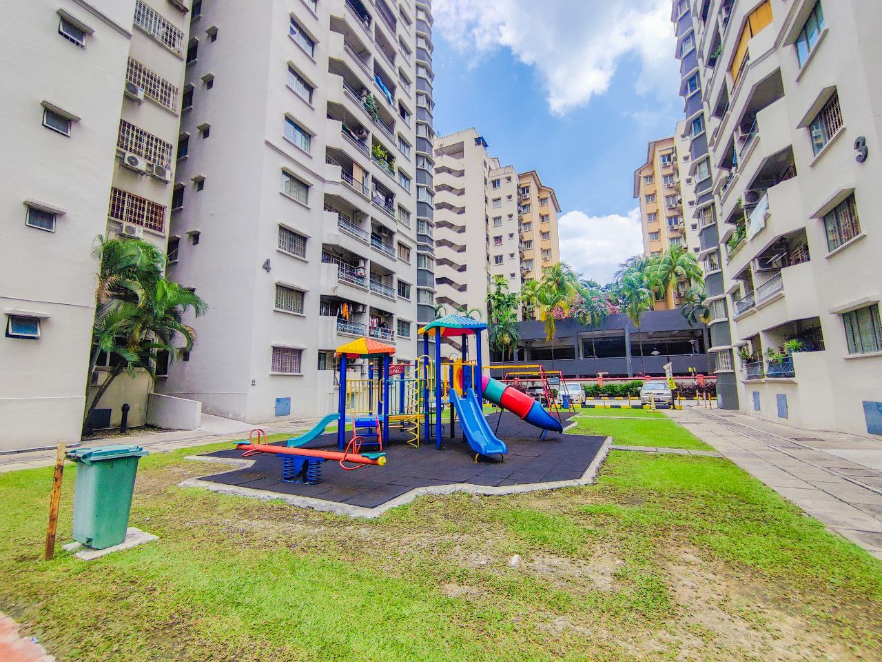 NEAR LRT Puncak Seri Kelana Condo Ara Damansara - photo 13