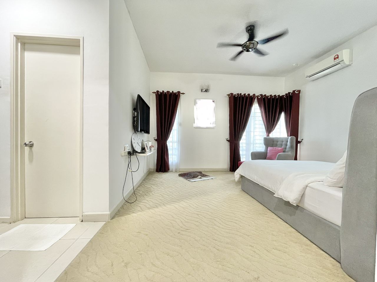 RENOVATED 2 Storey Townhouse DAlpinia Puchong - photo 3