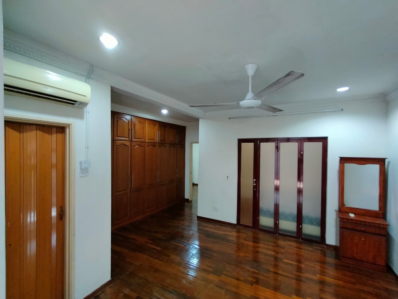 FACINGOPEN 2 Storey Damansara Emas Seksyen 5 - photo 2