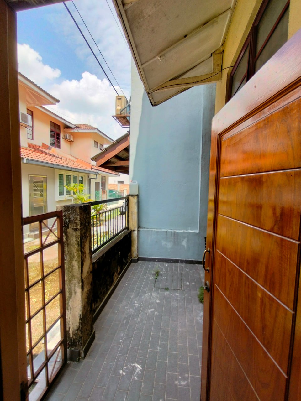 FACINGOPEN 2 Storey Damansara Emas Seksyen 5 - photo 4