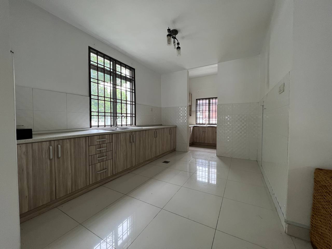 CORNER UNIT 2 Storey Semi D Saujana Villa Kajang - photo 5
