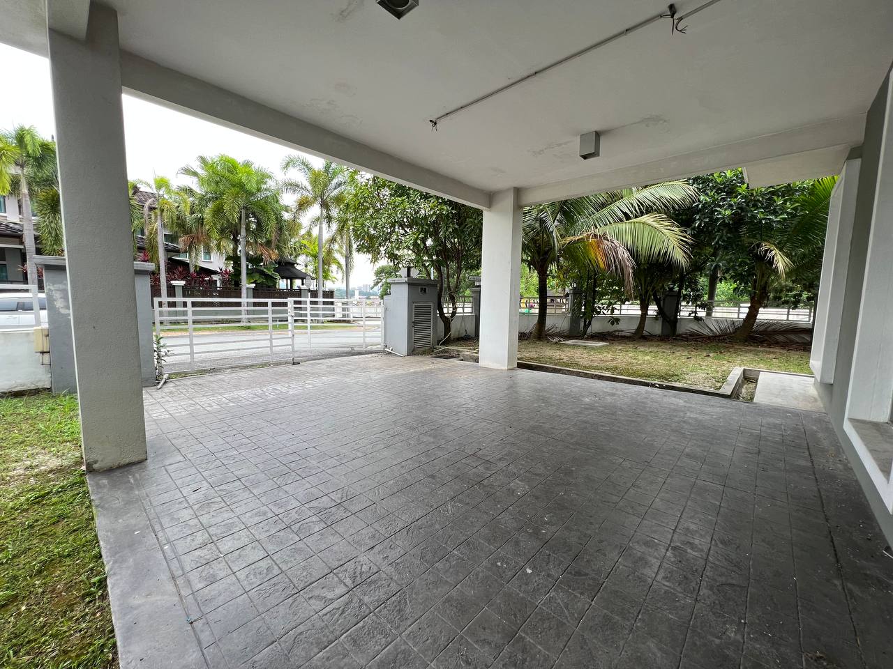 CORNER UNIT 2 Storey Semi D Saujana Villa Kajang - photo 9