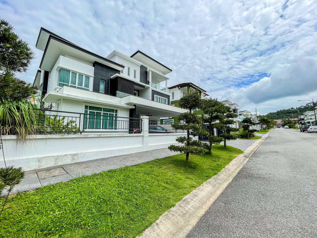 3 Storey Bungalow, T ...