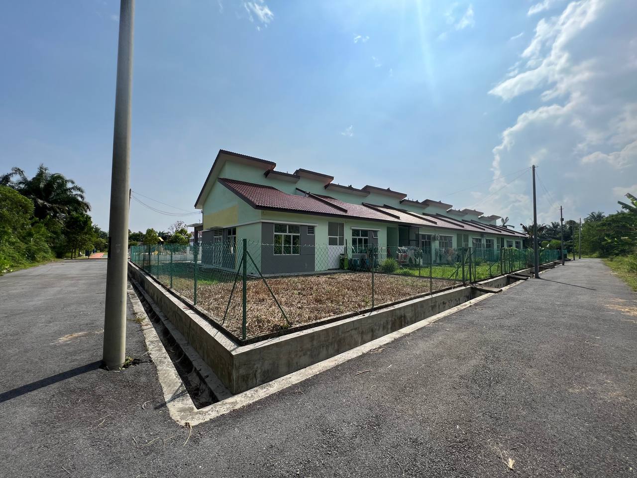 1 Storey Corner Lot Taman Semarang Mutiara Dengkil - photo 4