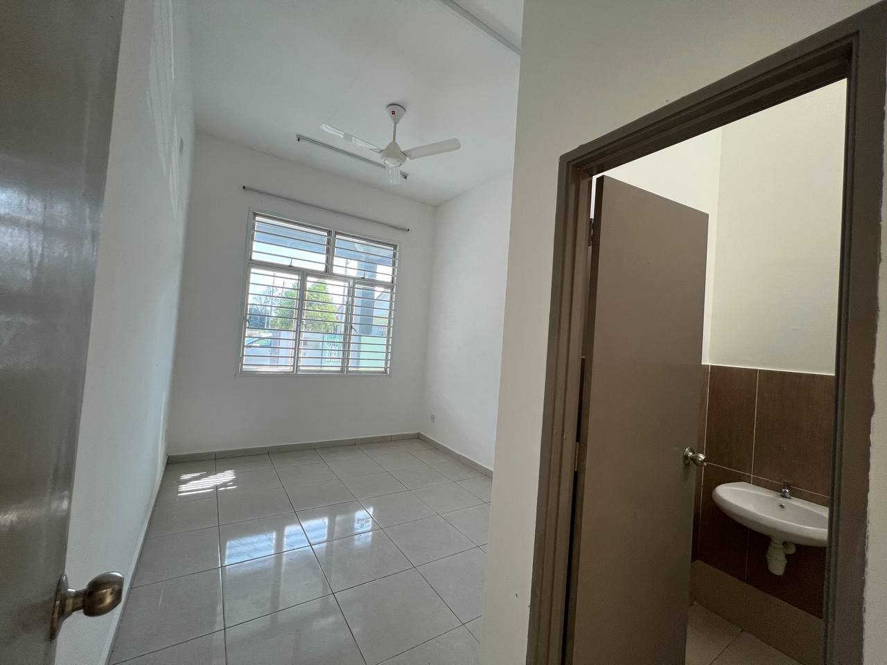 1 Storey Corner Lot Taman Semarang Mutiara Dengkil - photo 9
