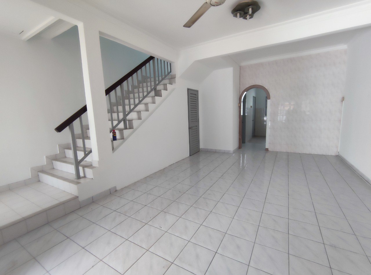2 Storey Terrace House Taman Putra Prima Puchong - photo 3