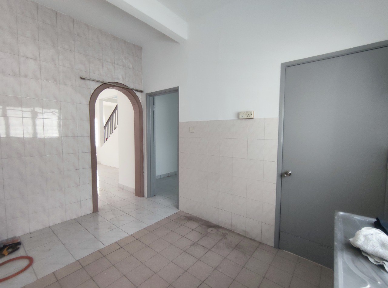 2 Storey Terrace House Taman Putra Prima Puchong - photo 6