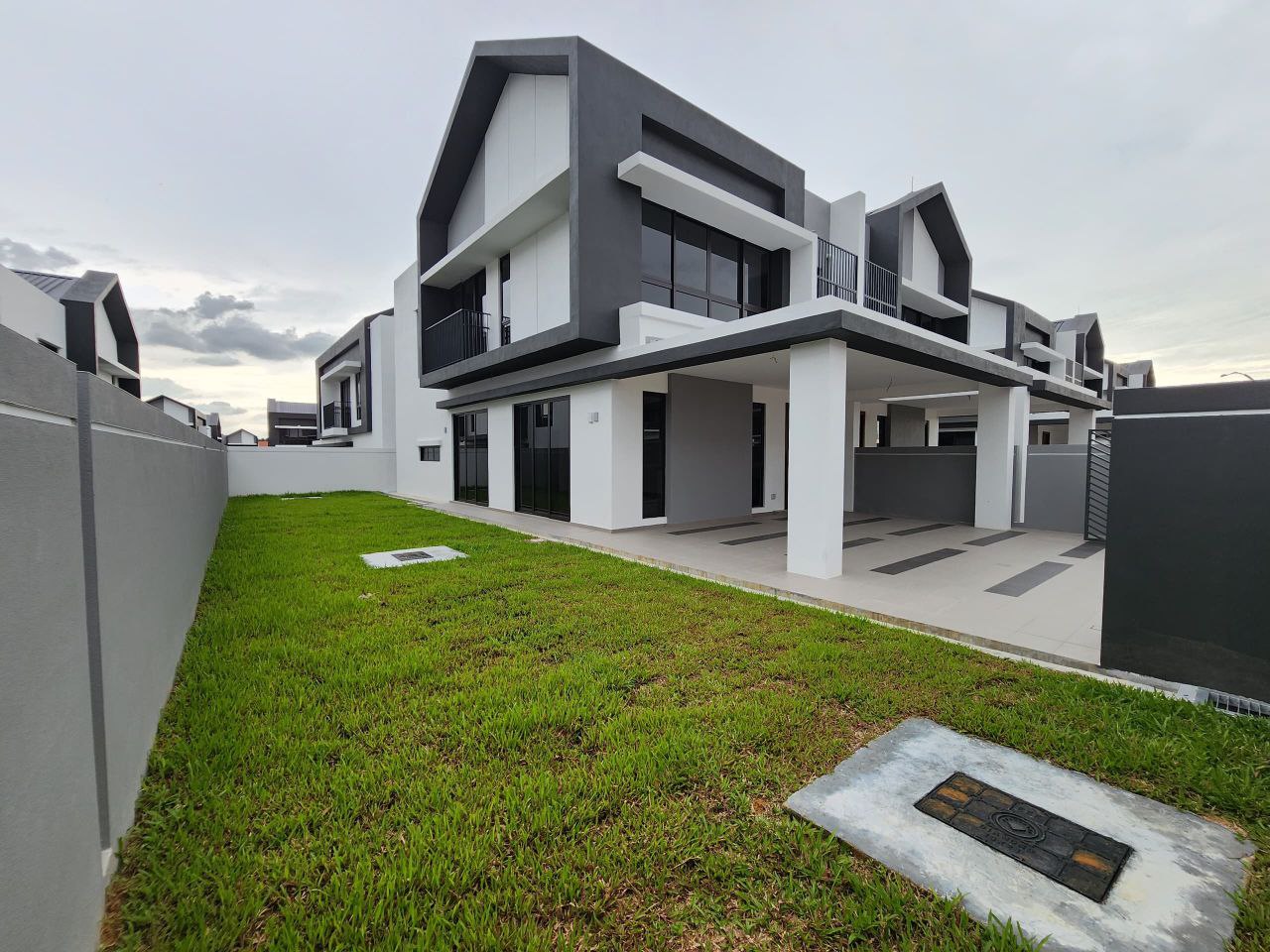 Brand New SemiD Cluster Double Storey Casablanca 1 - photo 2