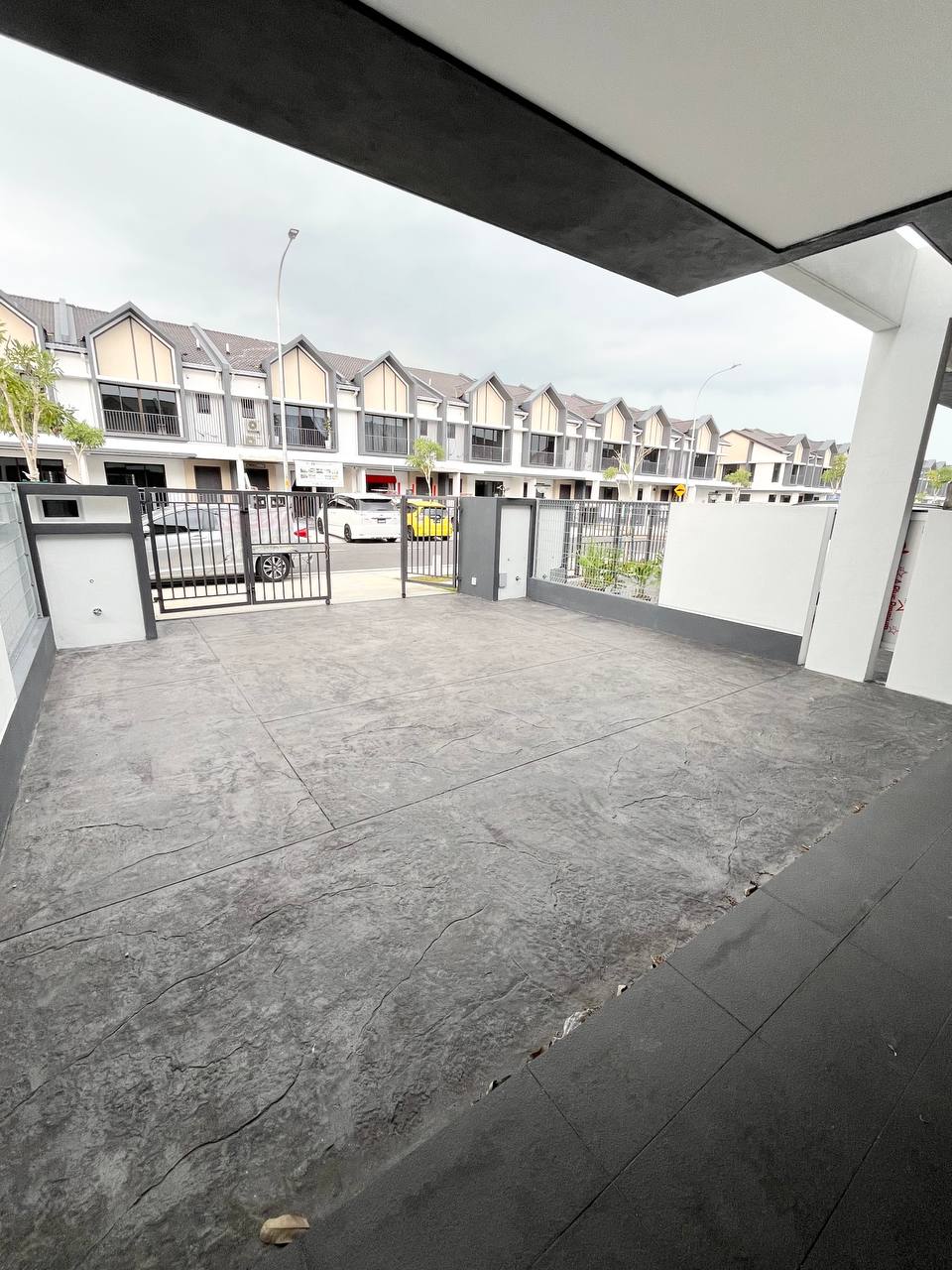 Double Storey Terrace Type LYRA, Bandar Bukit Raja - photo 3