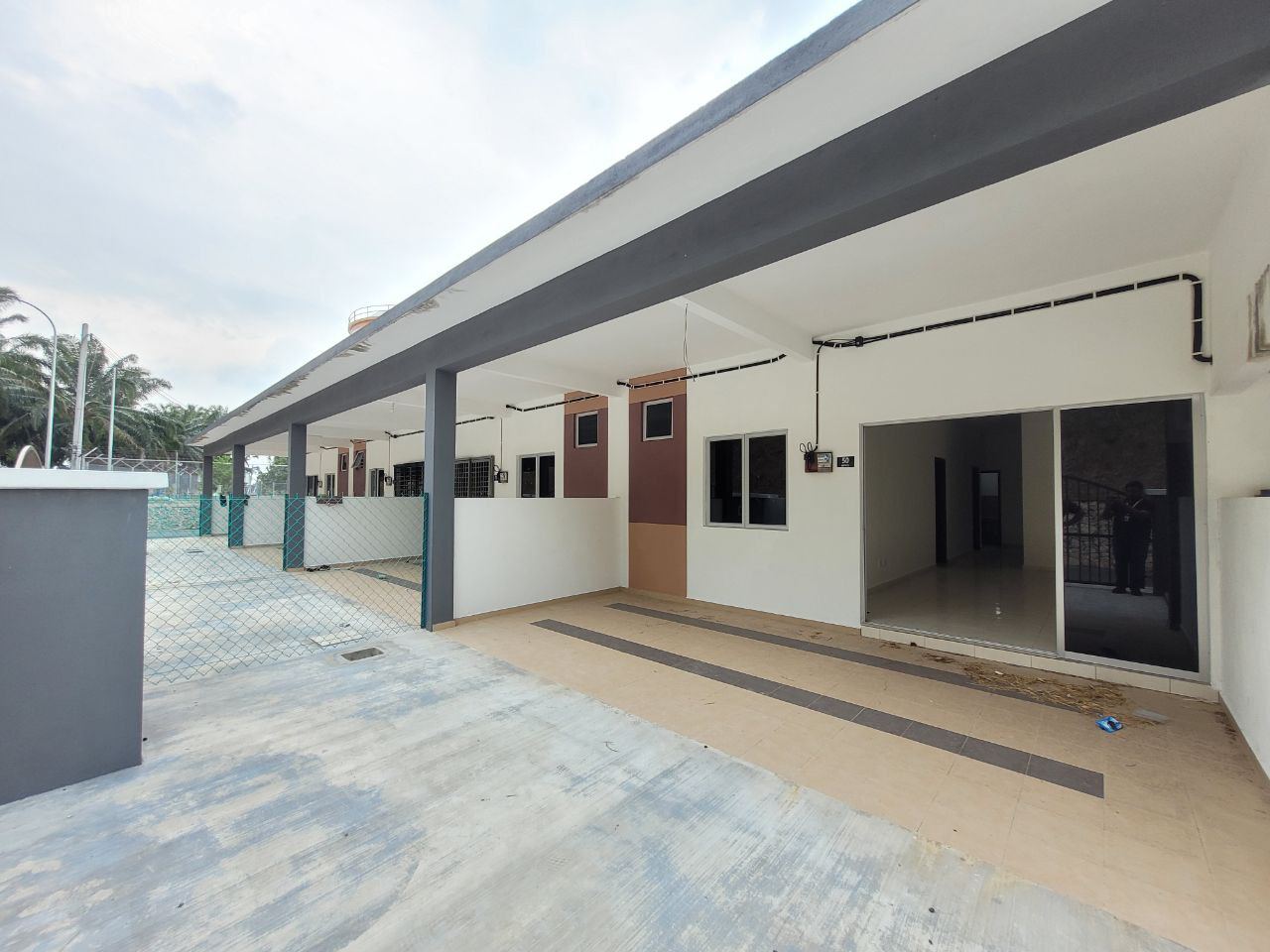 Single Storey Terrace Taman Mayung Teluk Kemang PD - photo 2