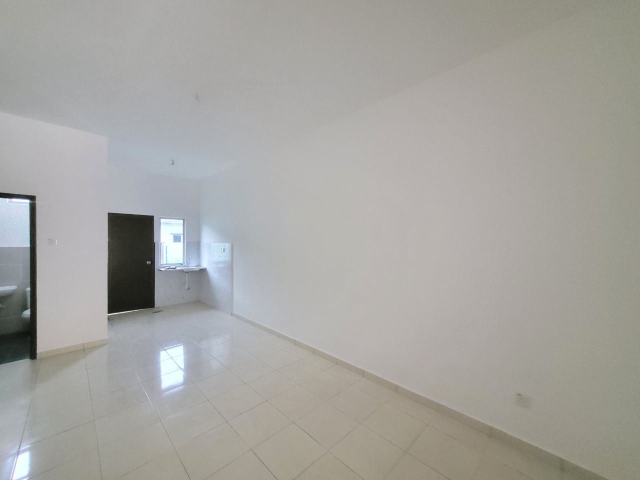Single Storey Terrace Taman Mayung Teluk Kemang PD - photo 5