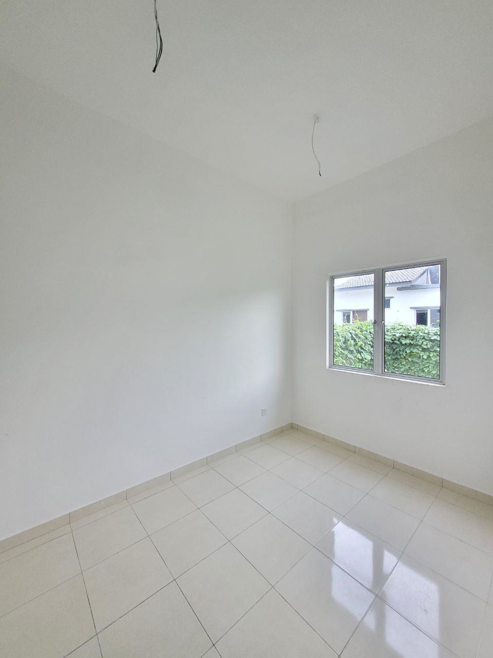 Single Storey Terrace Taman Mayung Teluk Kemang PD - photo 8