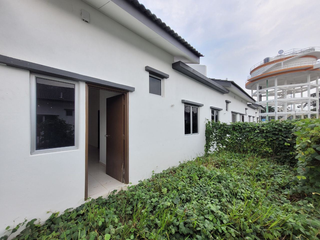 Single Storey Terrace Taman Mayung Teluk Kemang PD - photo 11