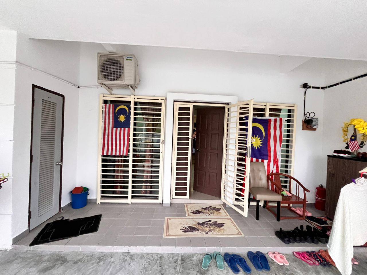 Facing Open Double Storey Puncak Saujana Kajang - photo 2