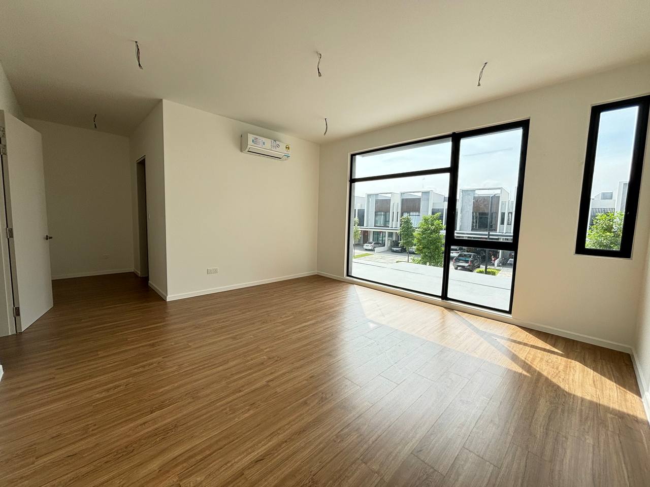 Brand New 2 Storey Superlink LUXURA link Villas - photo 5