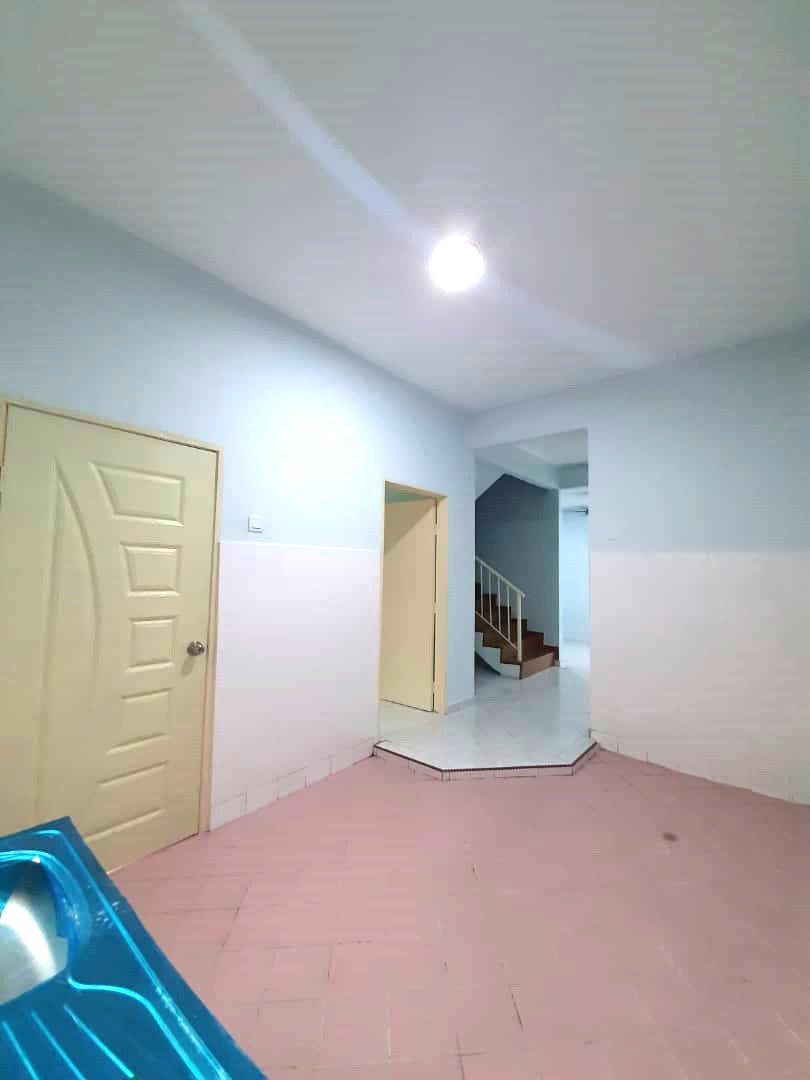 Renovated 2 Storey Terrace Bandar Rinching Sek 5 - photo 7
