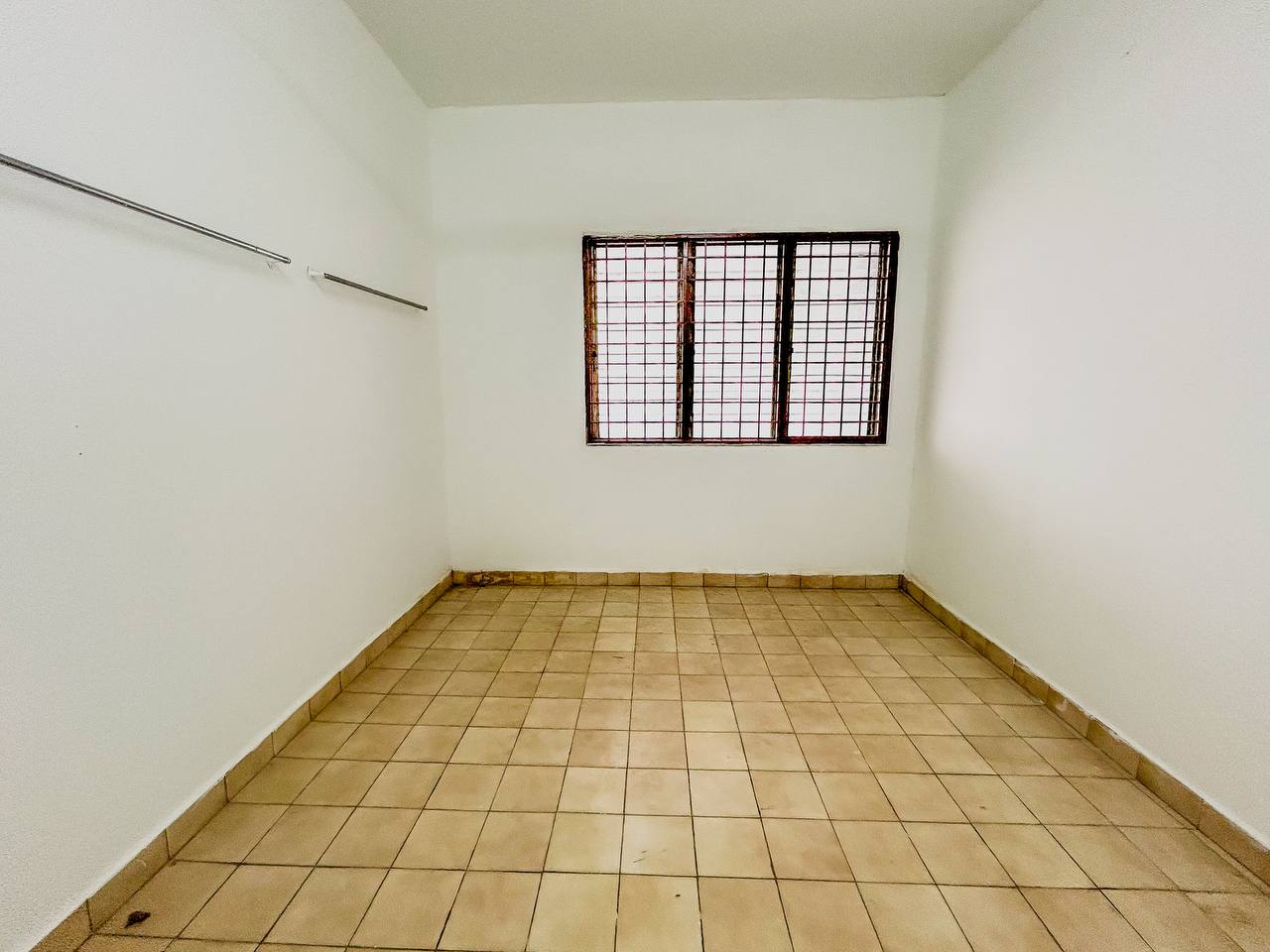 Renovated 1 Storey Terrace Seksyen 17 Shah Alam - photo 3