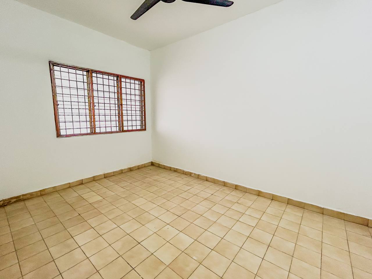Renovated 1 Storey Terrace Seksyen 17 Shah Alam - photo 4