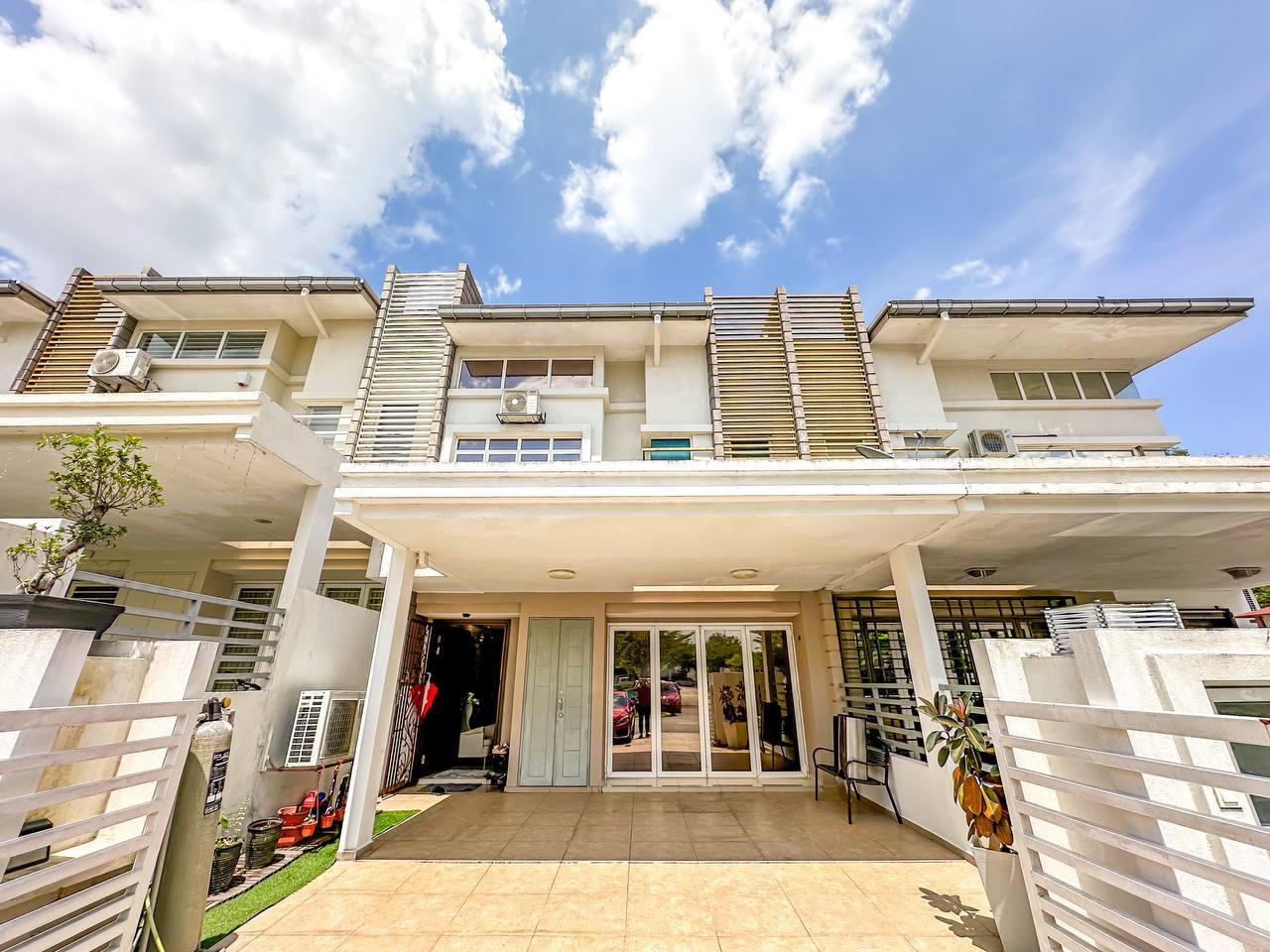 Renovated Double Storey Terrace TTDI Grove Kajang - photo 2
