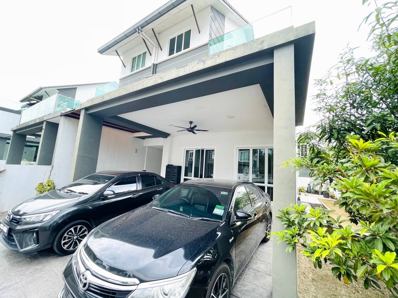 End lot 3 Storey Semi D Alam Impian Shah Alam - photo 2
