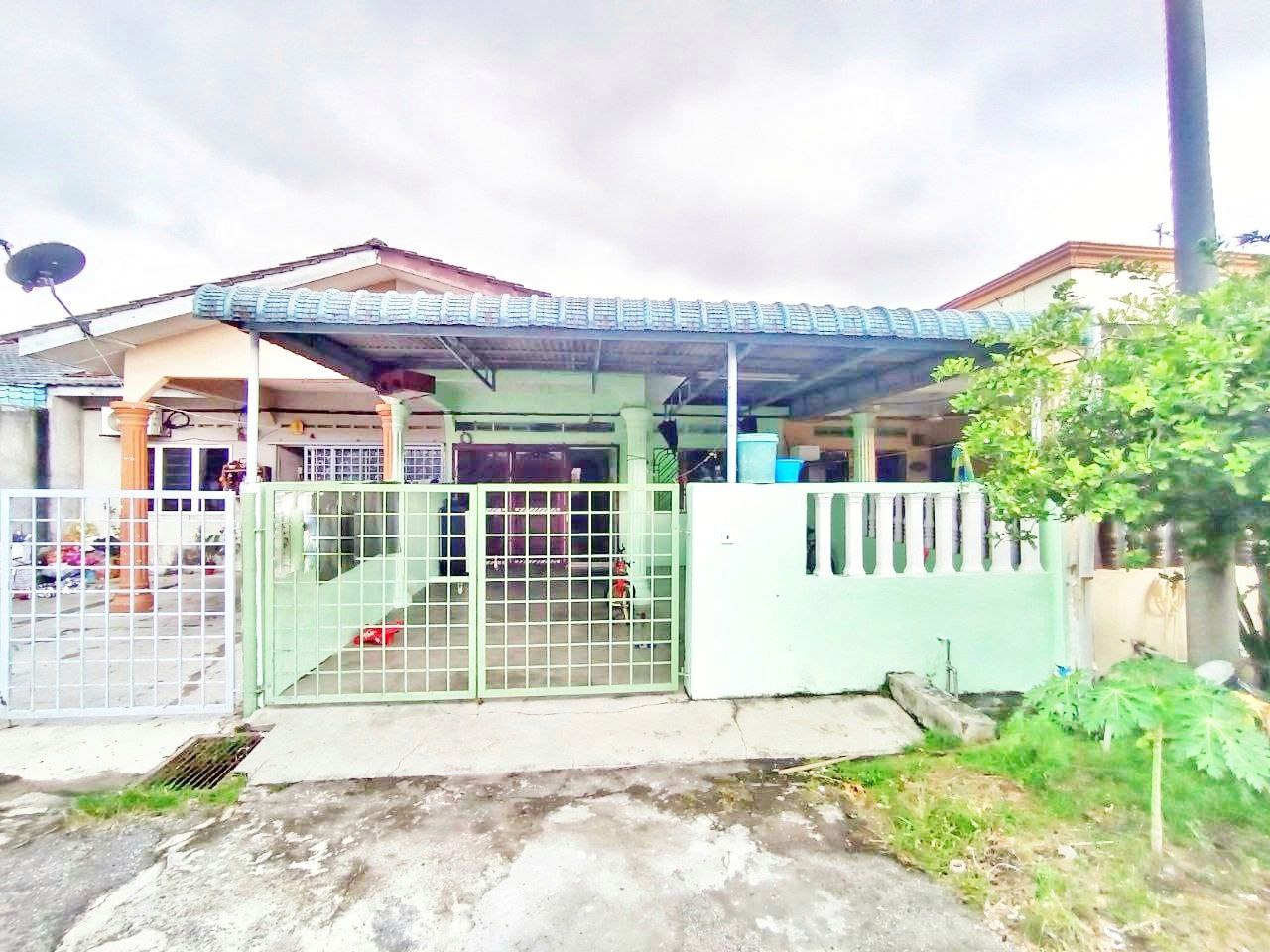 Jalan Pandan Taman Dato Hormat - photo 1