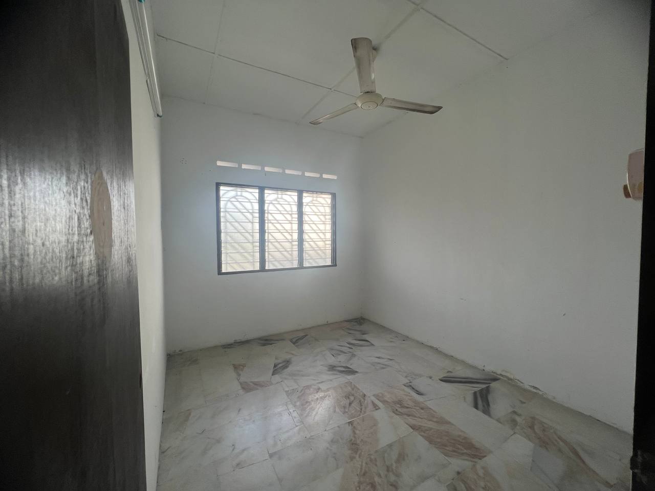 Single Storey Terrace house, Kapar - photo 4