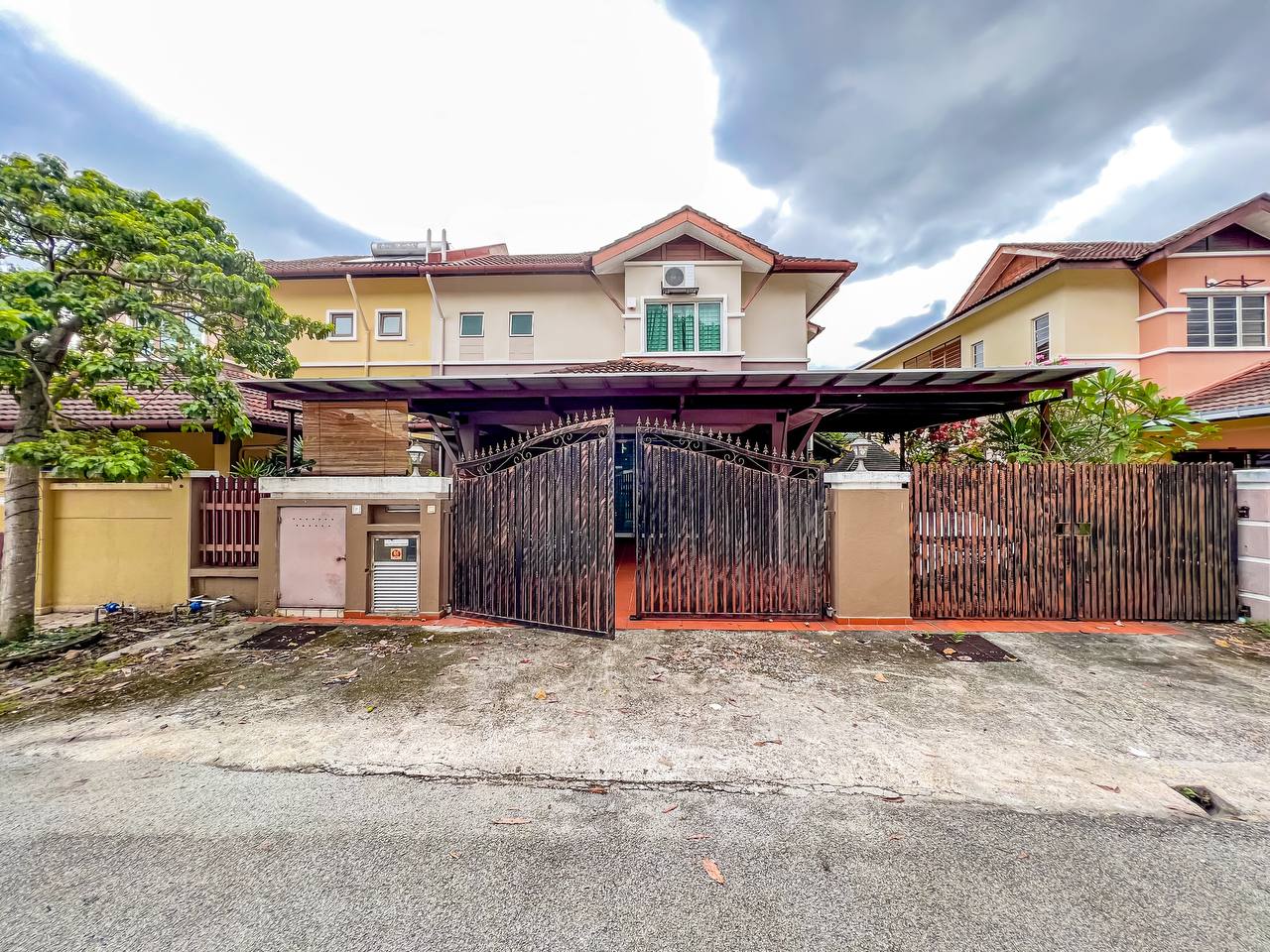 Double Storey Semi-D Taman Prima Saujana Kajang - photo 1