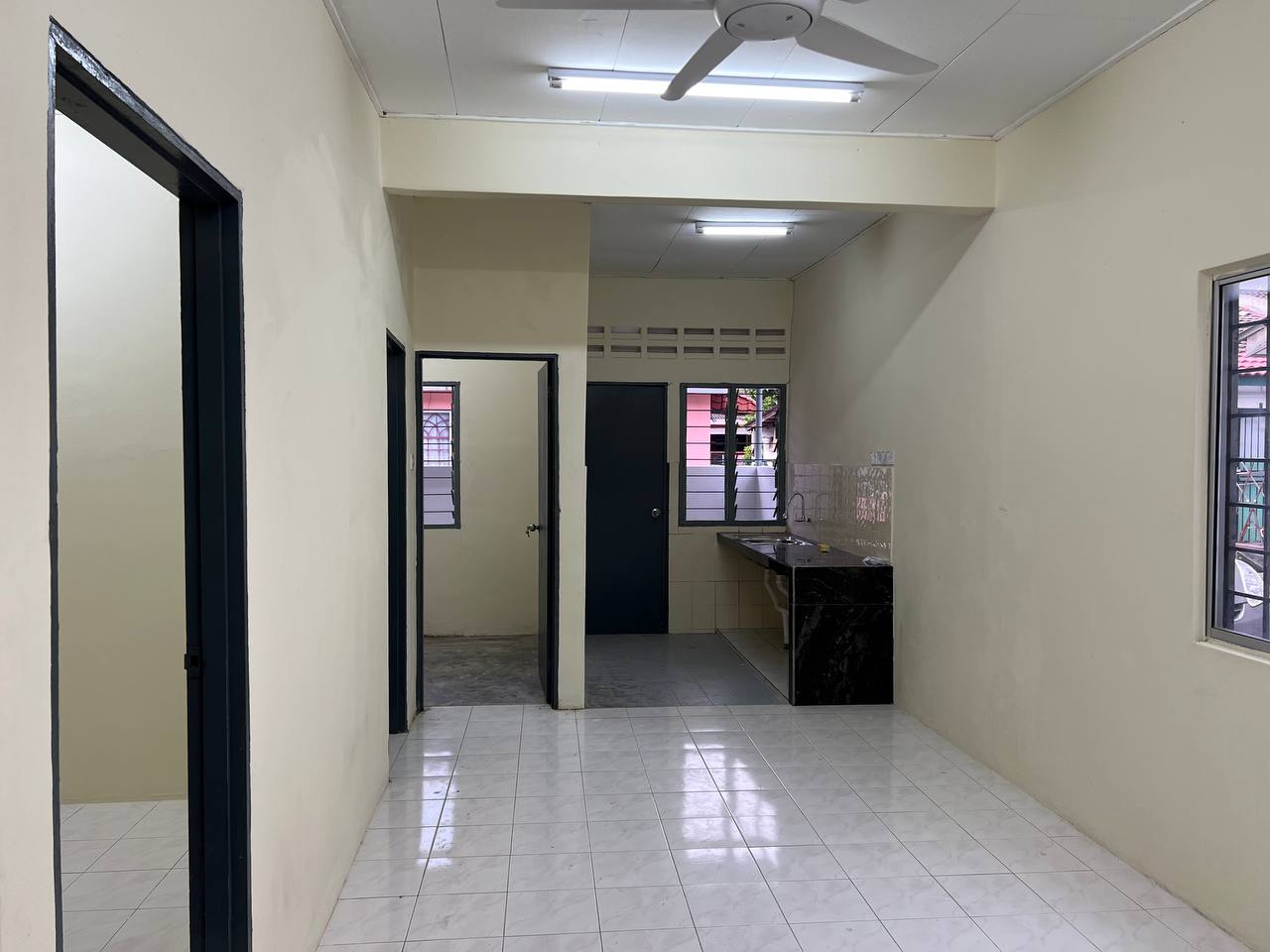 Single Storey Endlot Taman Andalas, Mantin - photo 3