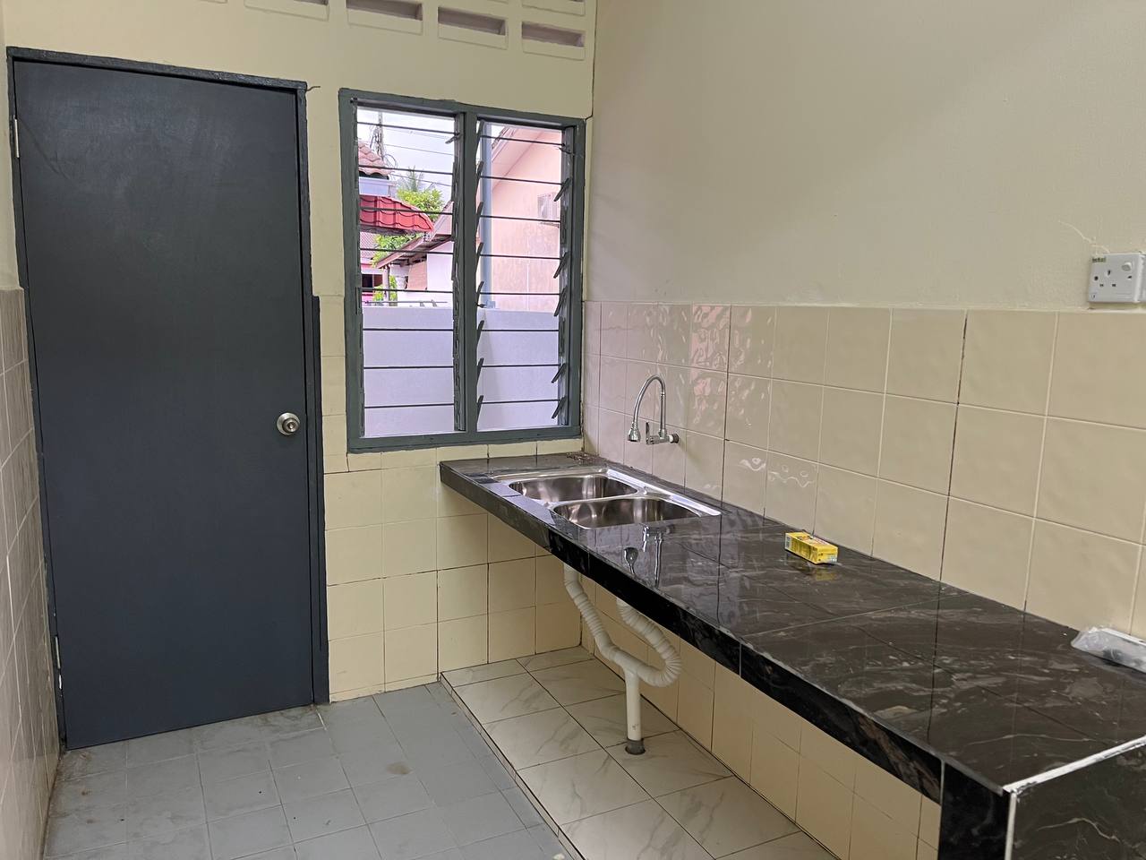 Single Storey Endlot Taman Andalas, Mantin - photo 8