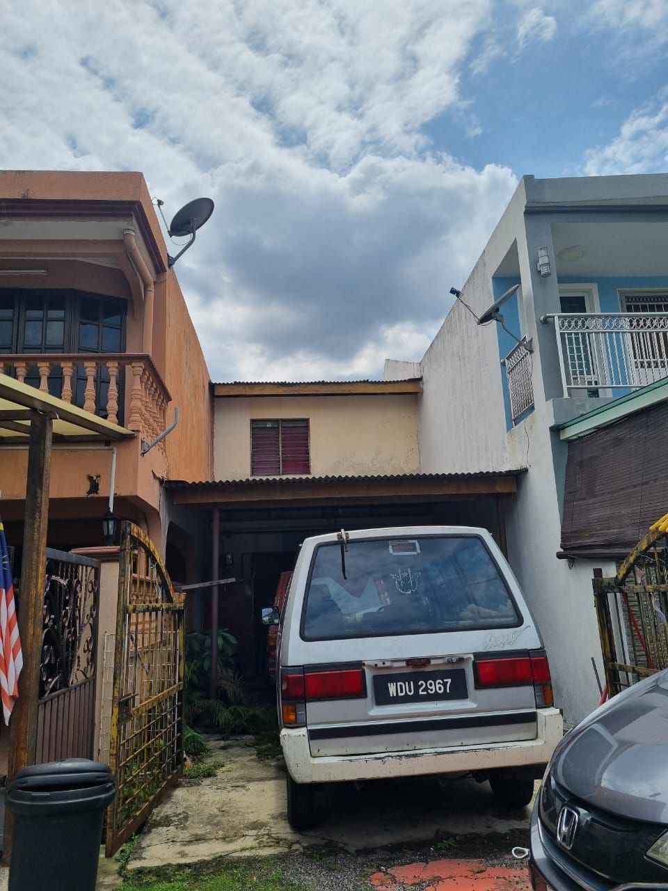 Taman Sri Raya, Kampung Tasik Tambahan