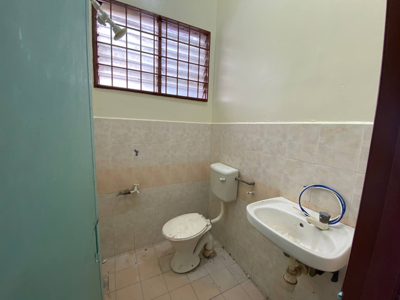 Single Storey Terrace Taman Cempaka Senawang - photo 9