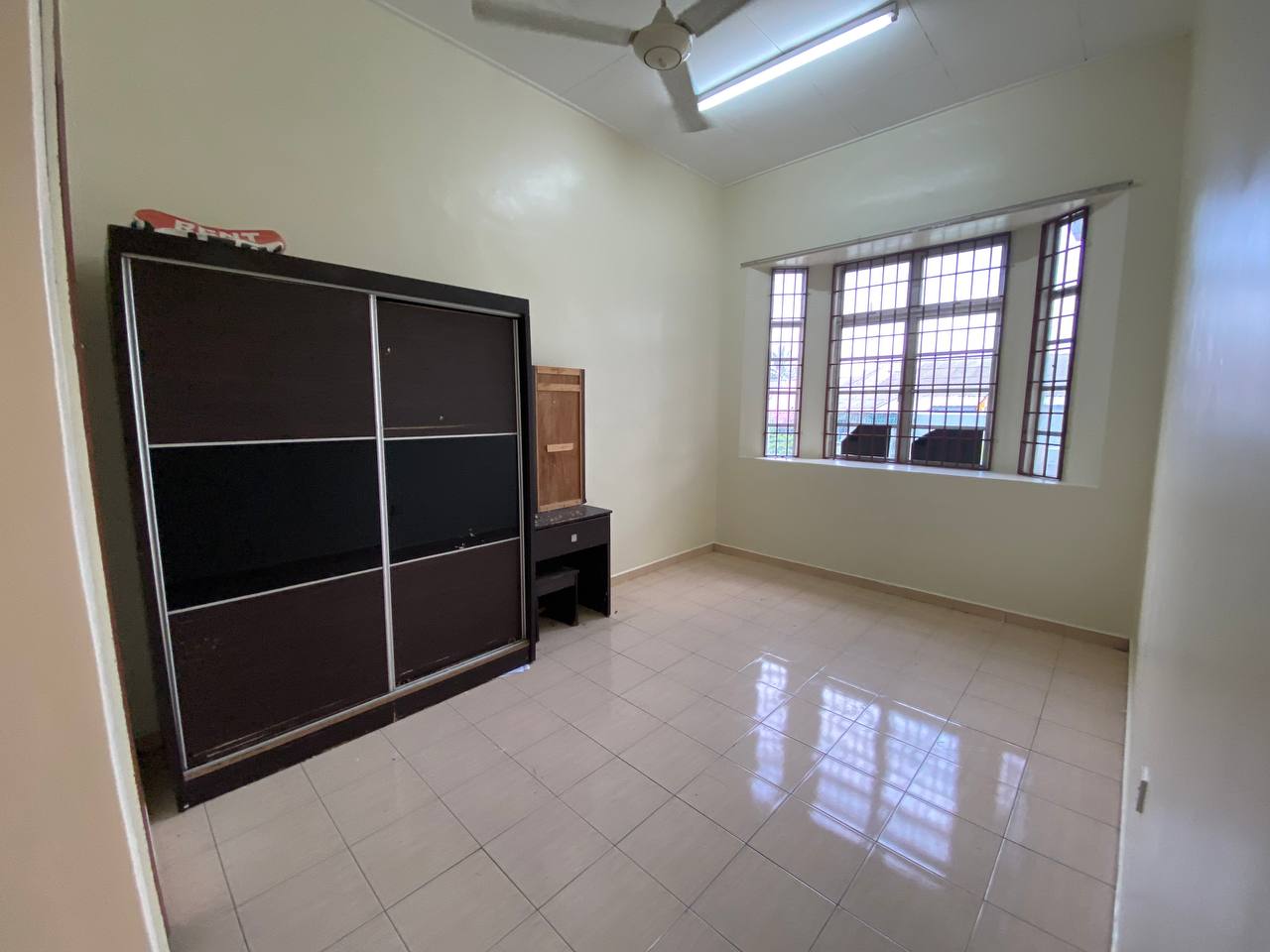 Single Storey Terrace Taman Cempaka Senawang - photo 11