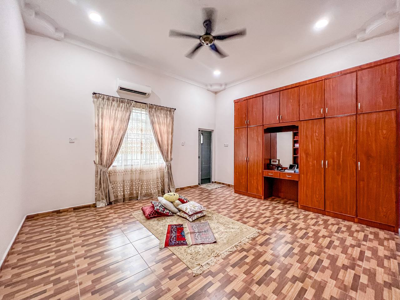 Bungalow Single Storey, Taman Seri Rembau - photo 2