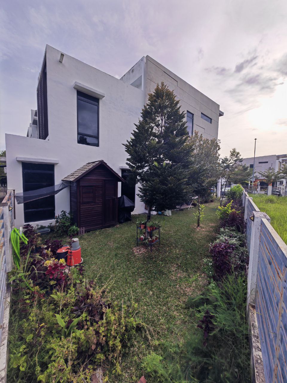 End Lot 2 half Storey Terrace TTDI Grove 10 Kajang - photo 7