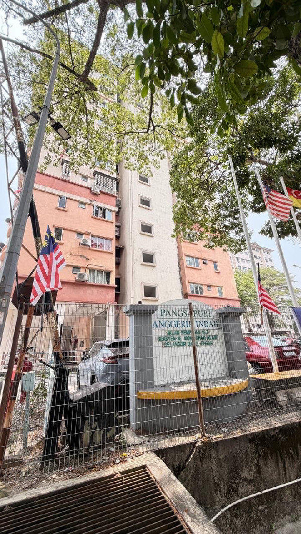 PANGSAPURI ANGGERIK INDAH, SEKSYEN 16, SHAH ALAM - photo 1