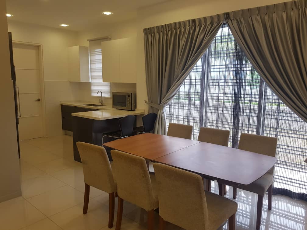 2 Storey Terrace Renovated Corner Lot Fairfield, - photo 4