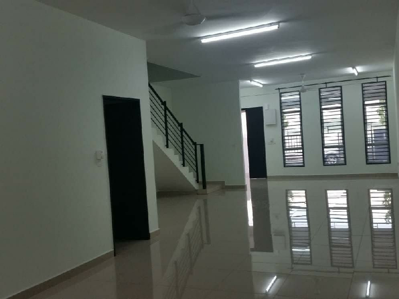 ENDLOT 3 Storey Bangi Avenue Seksyen 7 For Sale - photo 2