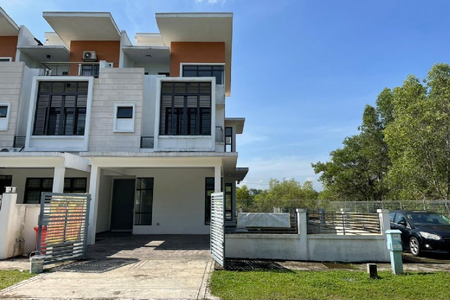 CORNER  25 Storey Link Terrace House Emerald TTDI Alam Impian Shah Alam - photo 2