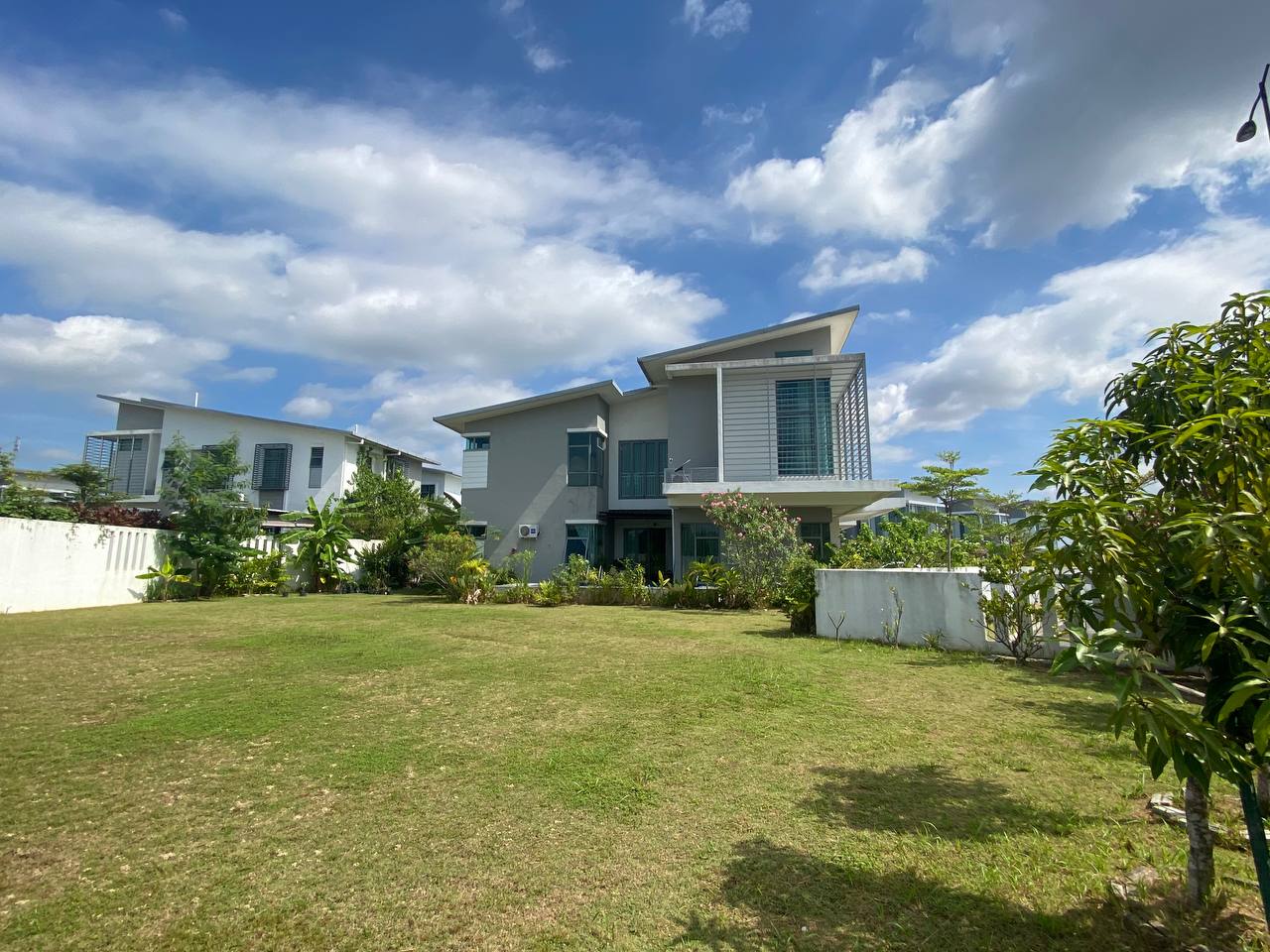 Bunglow kota Seriemas, Nilai, Negeri Sembilan - photo 2