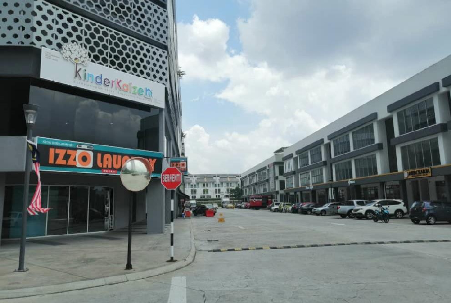 END LOT Ground First Floor Shop Office Retail Block C Southville City Bangi - photo 8