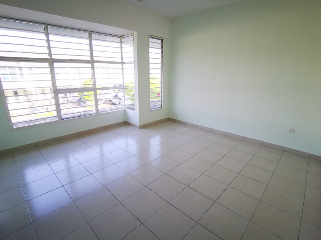 2 Storey Terrace Bangi Avenue FREEHOLD - photo 2