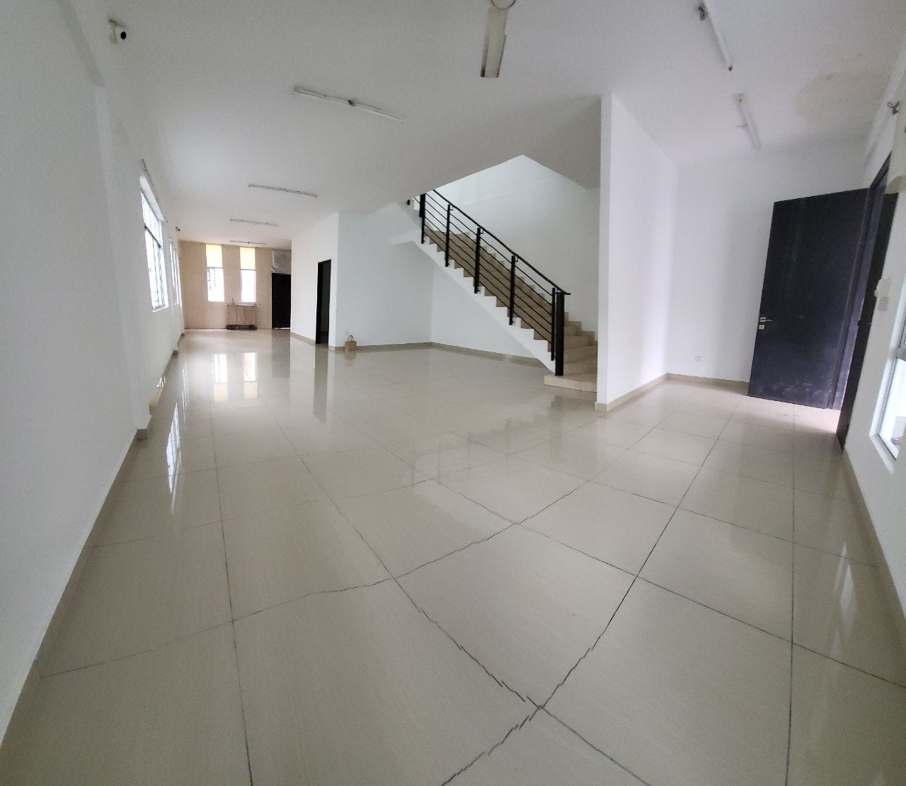 Endlot Triple Storey Bangi Avenue - photo 2