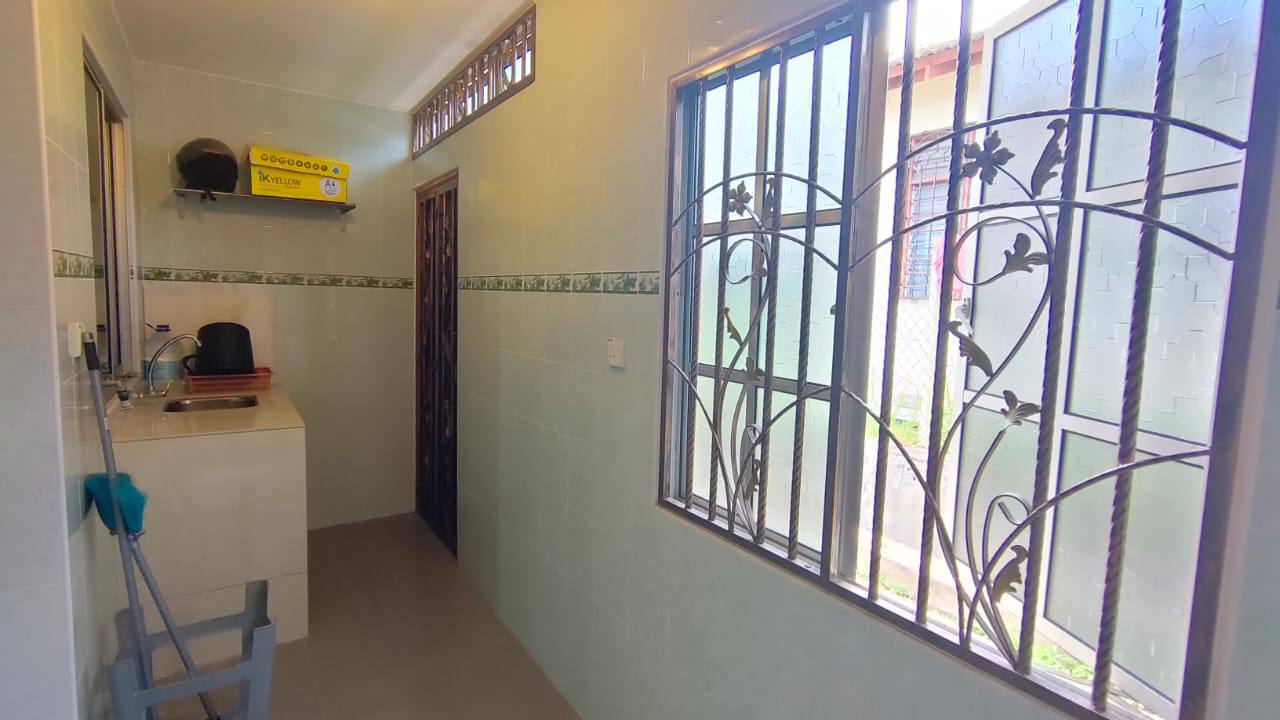 Teres Setingkat Corner Lot Taman Semenyih Indah - photo 9