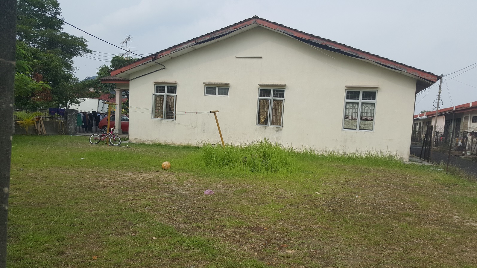 Rumah Corner Setingkat Taman Seroja Salak Tinggi - photo 2