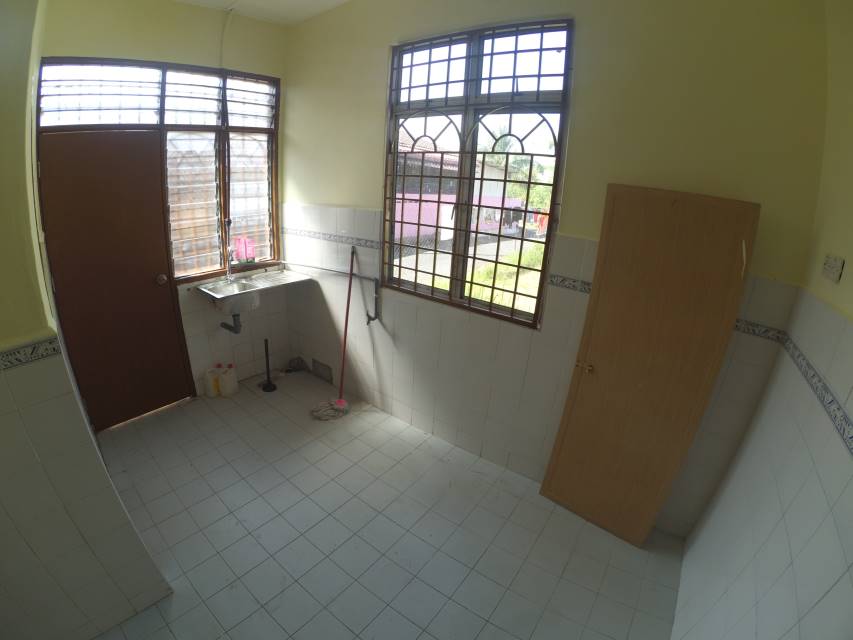 Rumah Corner Setingkat Taman Seroja Salak Tinggi - photo 5