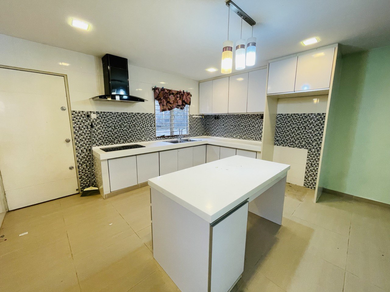 Freehold Renovated 2 Storey Rawang Perdana 2 - photo 8
