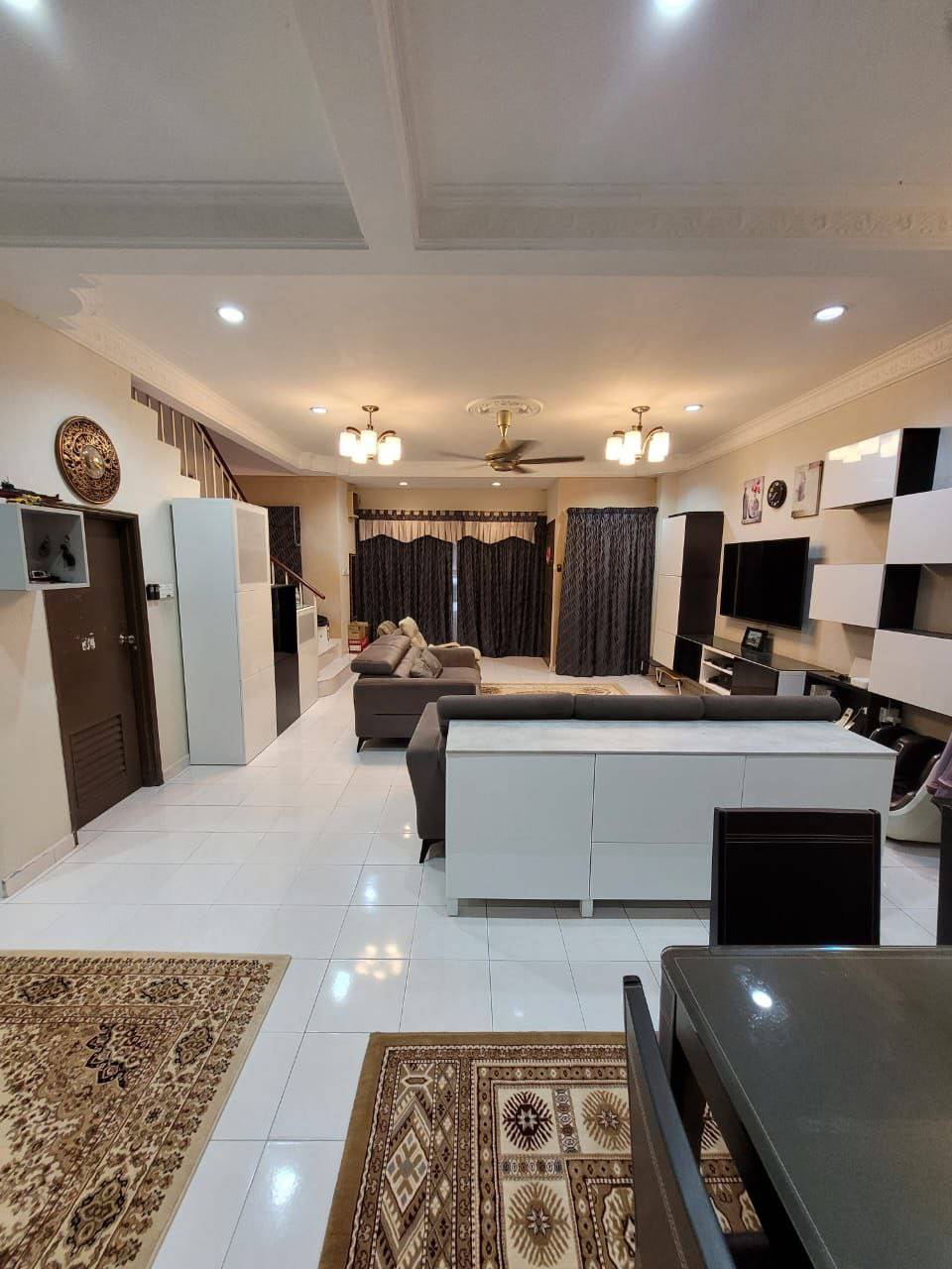 RENOVATED INTERIOR DOUBLE STOREY INTERMEDIATE SEKS - photo 2