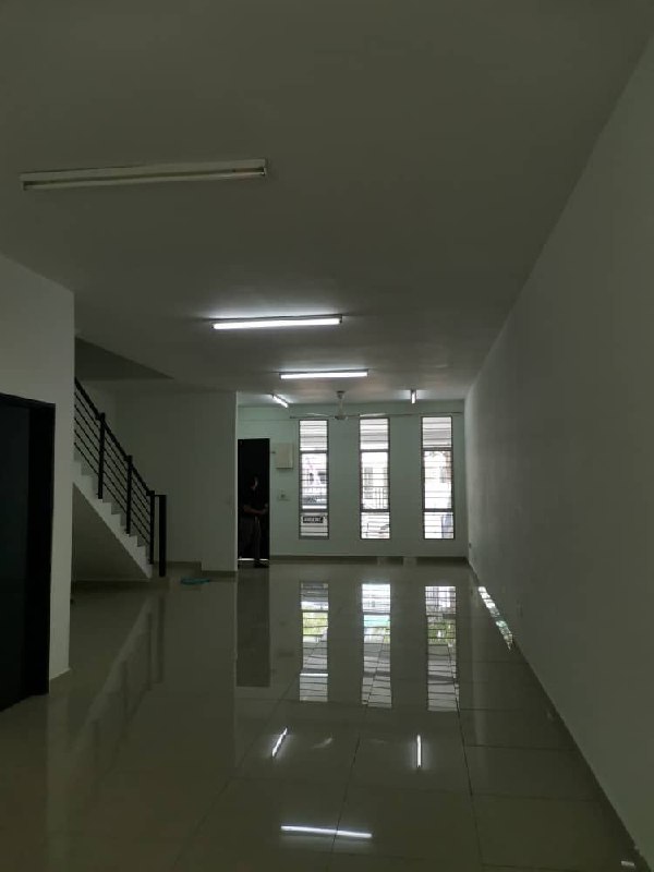 3 Story Bangi Avenue - photo 5